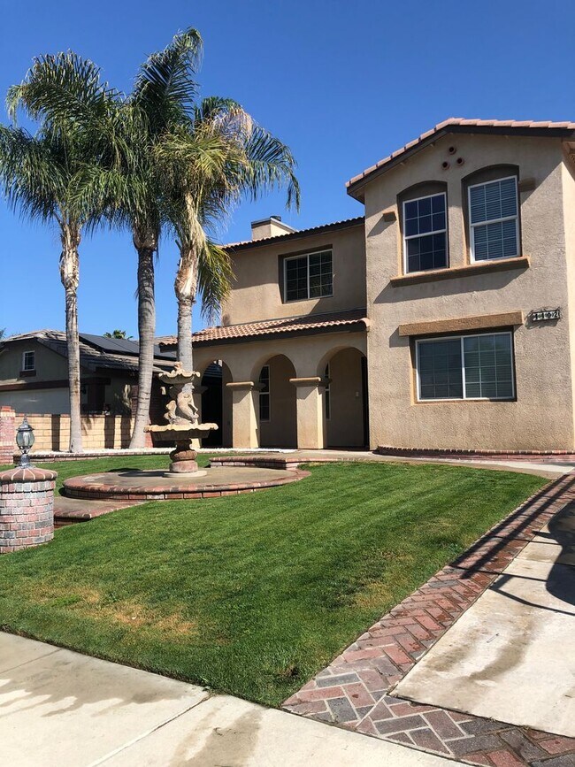 Building Photo - 2 Weeks Free! 4 Bedroom, 2.5 Bathroom Ston...