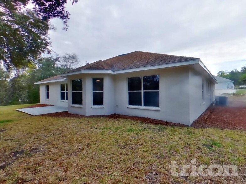 Building Photo - 39 Balsam St