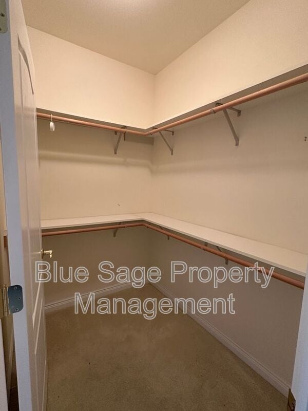 Building Photo - 561 Doe Run Rd