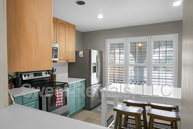 Building Photo - 733 Ralston Ct