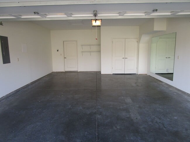 Building Photo - Huge 3BR/3BA Villa at Boulder Springs - Available July!!