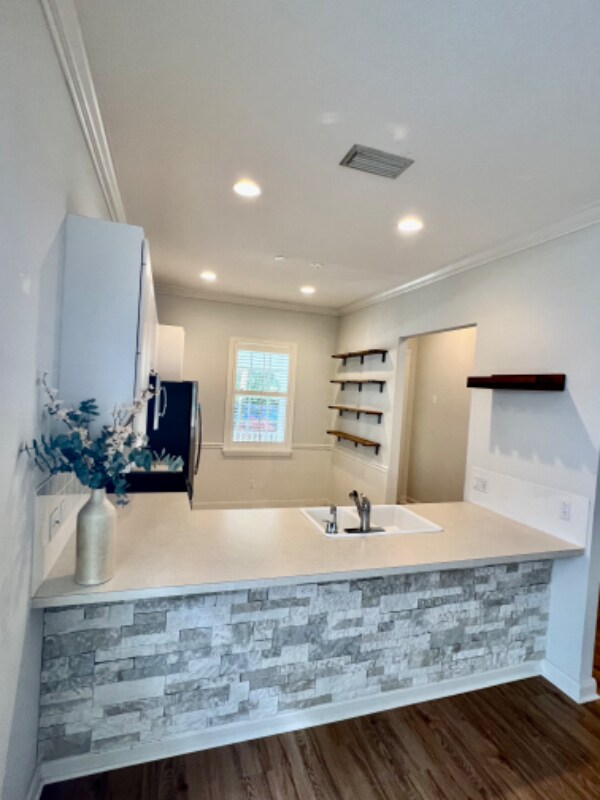 Building Photo - 148 Newcastle Dr