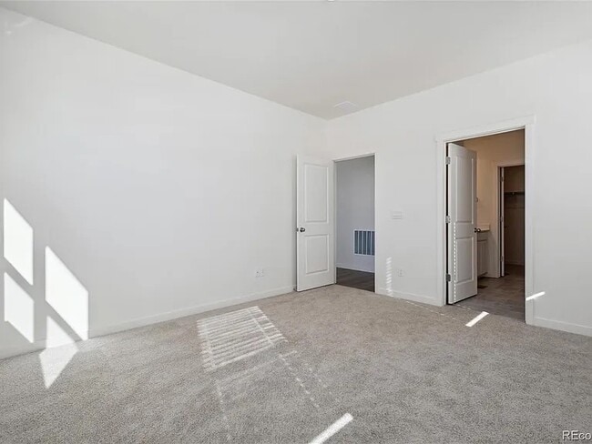 Building Photo - 43137 Capilano Clb Ct