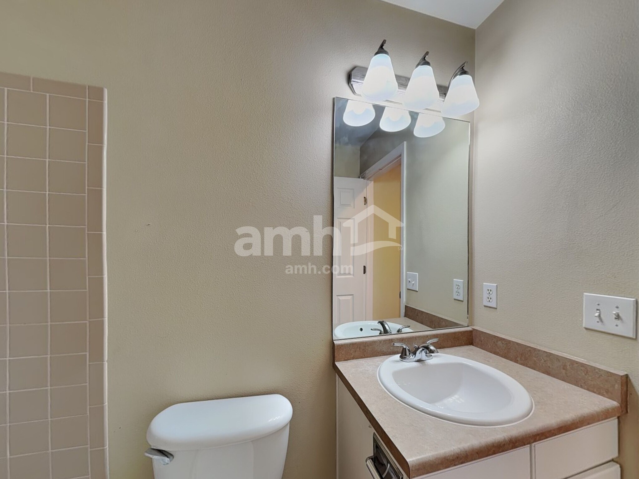 Building Photo - 2002 Springside Dr