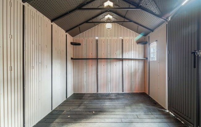 Building Photo - 112 Senah Dr