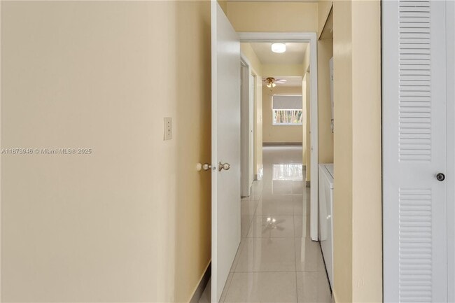 Building Photo - 6427 SW 132nd Ct Cir