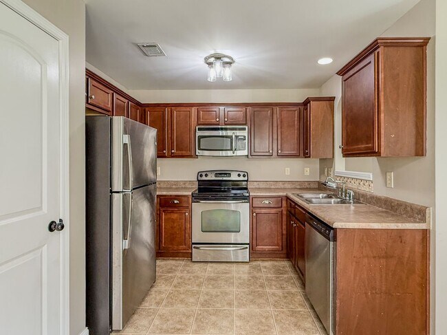 Building Photo - 1122 Emerald Ridge Dr