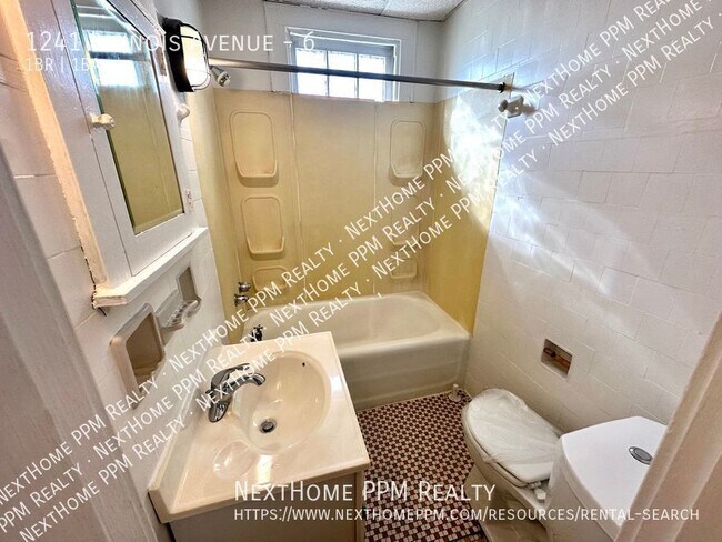 Building Photo - Dormont 1 Bedroom with heat included. Octo...