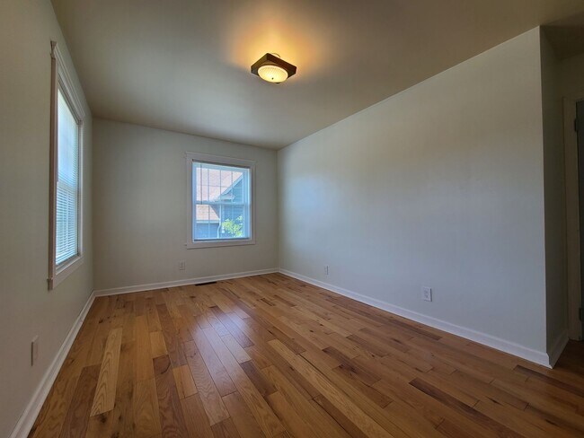 Building Photo - 3-bedroom, 2-bathroom home located in beautiful St. Joseph, MI