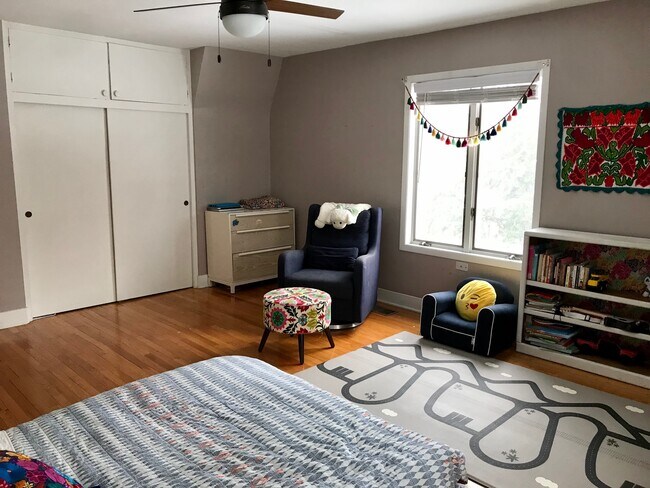 Building Photo - 8307 Greenwood Ave