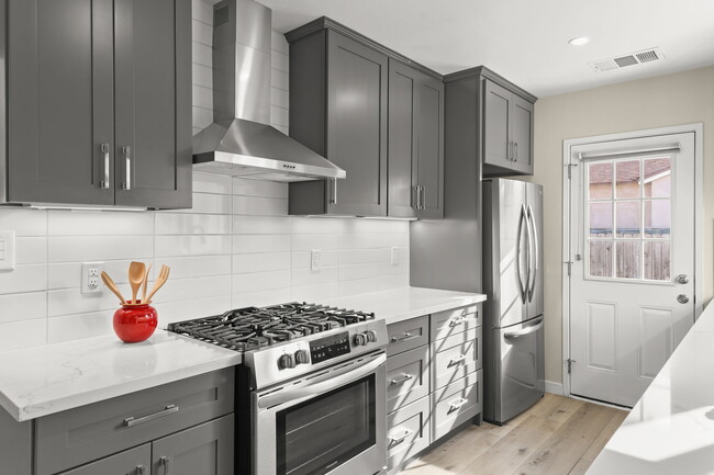 Building Photo - 6535 Ben Ave