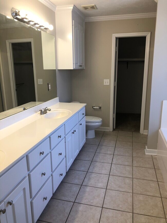 Building Photo - Beautiful Home for Lease!