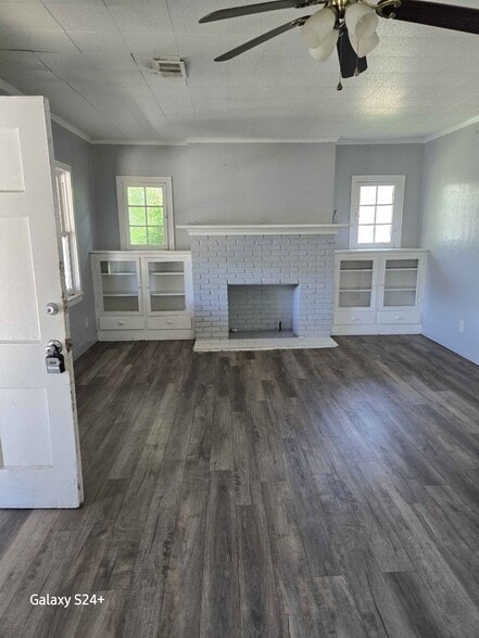 Building Photo - 1102 S Western St