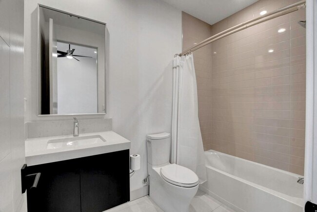 Building Photo - MacDonald Highlands Beauty With Awesome Views