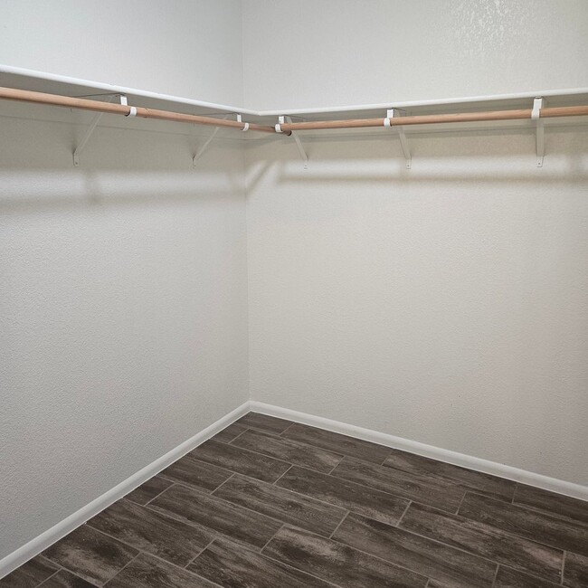 Building Photo - Remodeled 4 bedroom for Rent