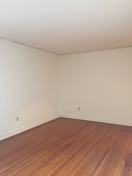 Interior Photo - Palisades Towers