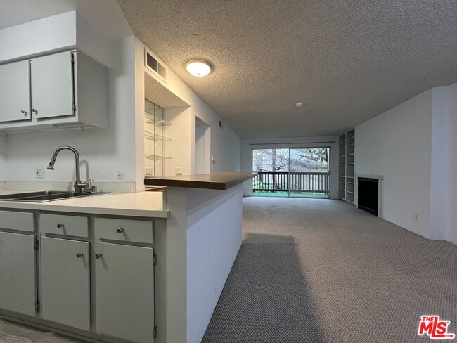 Building Photo - 1115 Raintree Cir