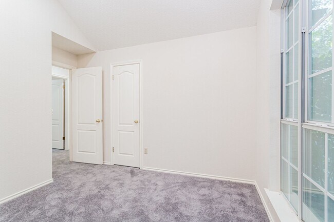 Building Photo - 13003 Tantivy Dr