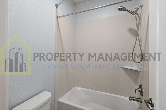 Building Photo - Spacious Elegance Awaits: 4-Bedroom Home with Hardwood Floors in Elk Grove!