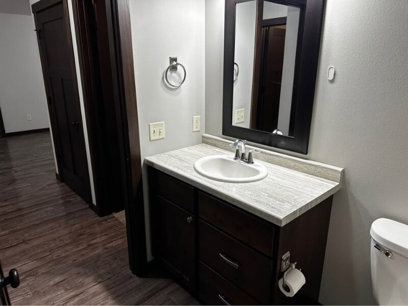 Building Photo - 1042 E Madison St