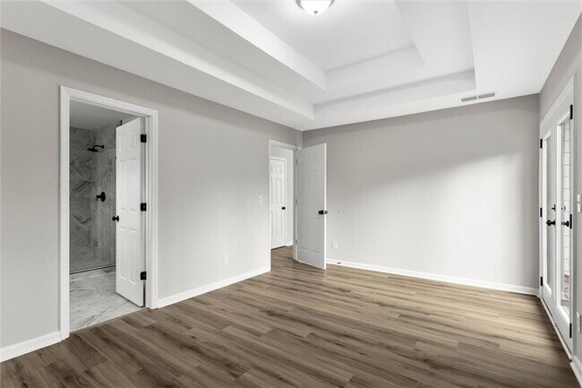 Building Photo - 2580 Waterford Park Dr