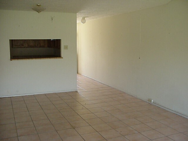 Building Photo - 19434 Lazy Valley Dr