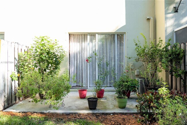 Building Photo - 2093 Pasa Verde Ln