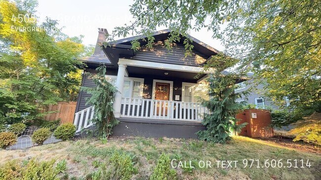 Building Photo - 4505 NE Grand Ave