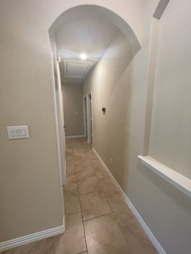 Building Photo - Beautiful 4-Bed Single-Story Home in Desirable Potranco