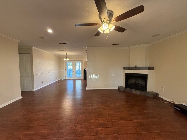 Building Photo - Beautifully updated 4-bedroom, 2-bathroom pool home