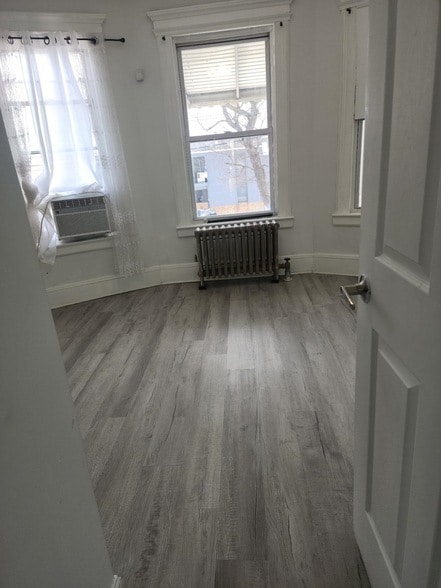 Building Photo - 703 Schuyler Ave