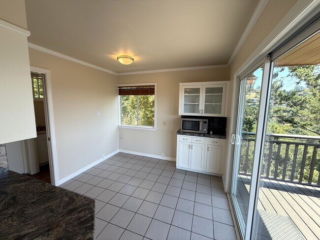 Building Photo - FOUR BEDROOM HOME IN THE GREENBRAE HILLS W...
