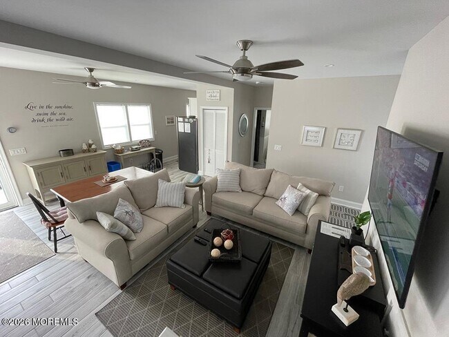 Building Photo - 112 Albacore Dr