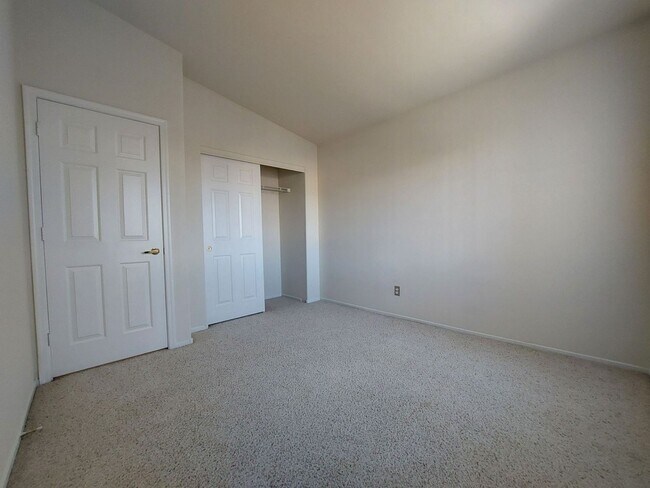 Building Photo - GREEN VALLEY RANCH