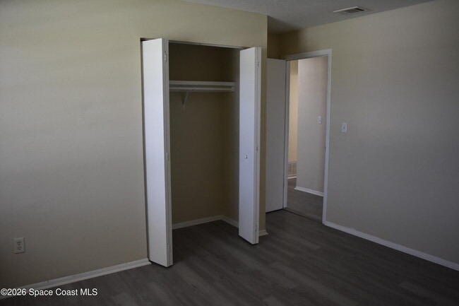 Building Photo - 3134 Edgewood Dr NE