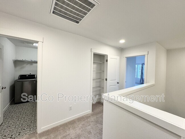 Building Photo - 1248 S 28th Terrace