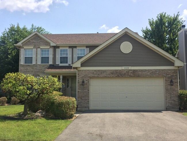 Primary Photo - 1028 Lakewood Cir