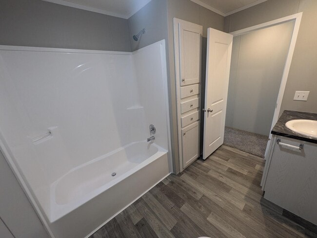 Building Photo - 472 Montana