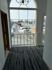 Building Photo - 320 Post Ave