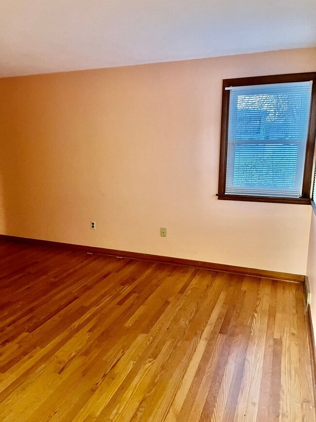 Building Photo - 102 Elmsford Rd