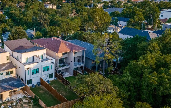 Building Photo - 2343 Hondo Ave