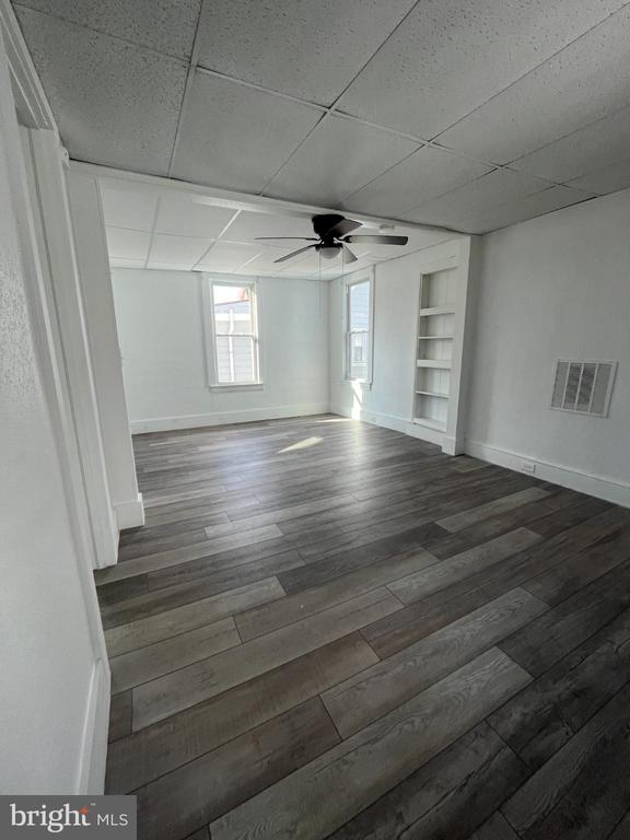 Building Photo - 762 Broad St