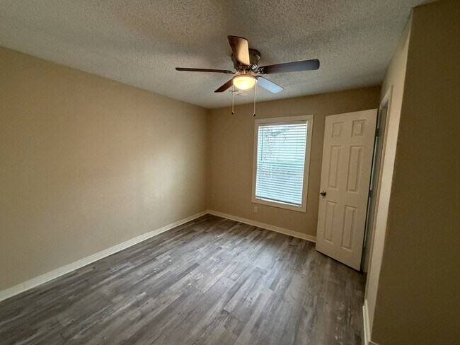 Building Photo - 4016 32nd St