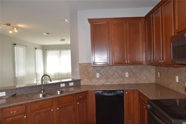 Building Photo - 12964 Emersondale Ave