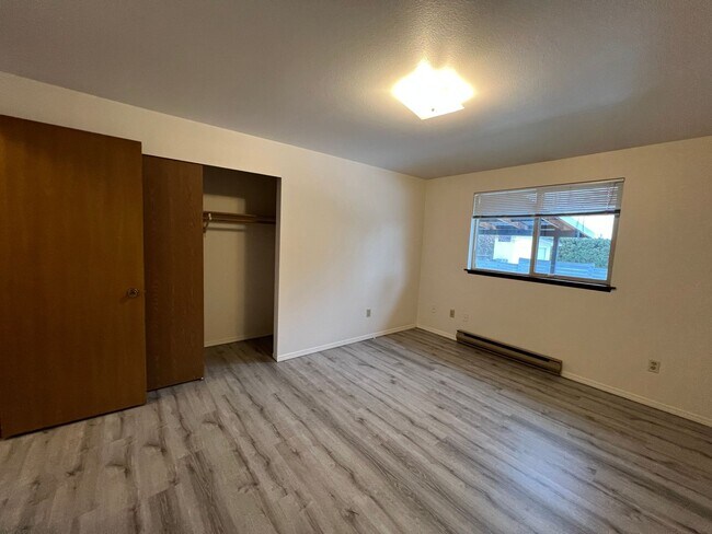 Building Photo - 4804 Bonnie Ln