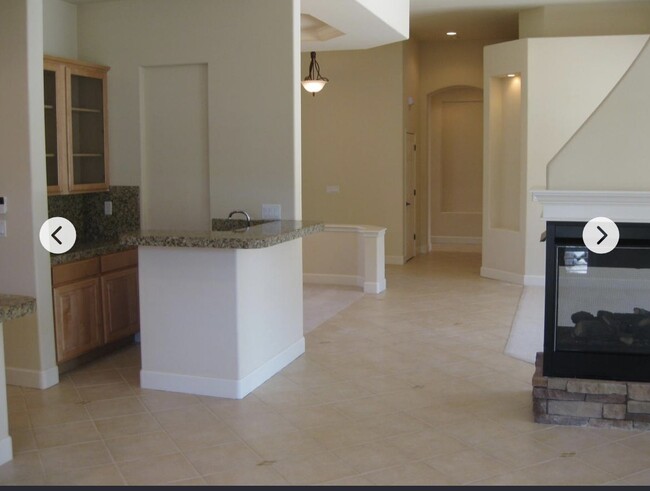 Building Photo - 3520 Painted Vista Dr