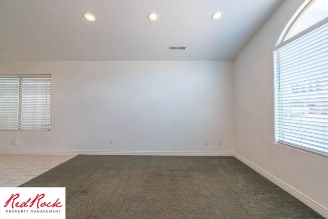 Building Photo - 2 Bedroom and 2 Bathroom Home near Quail C...