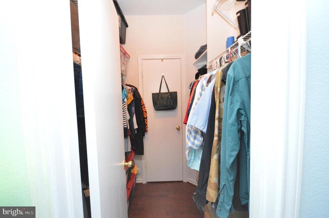 Building Photo - 3912 Penderview Dr