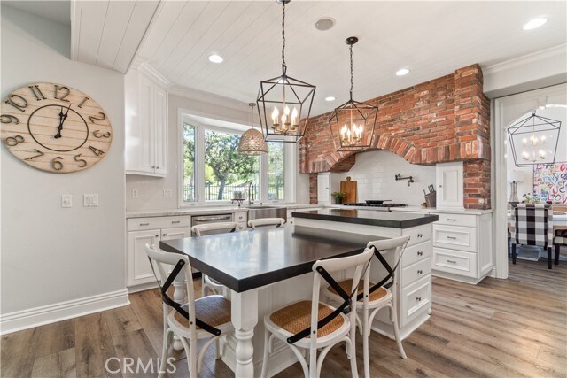 Building Photo - 11 Willowglade