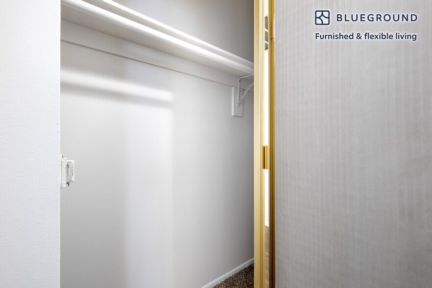 Building Photo - 467 S Arnaz Dr